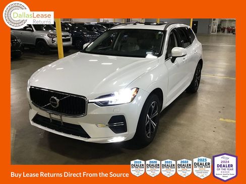 Used 2022 Volvo XC60 B5 Momentum image 1