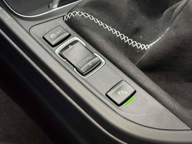 Used 2016 BMW 340i xDrive Sedan w/ Technology Package AWD/4WD image 43