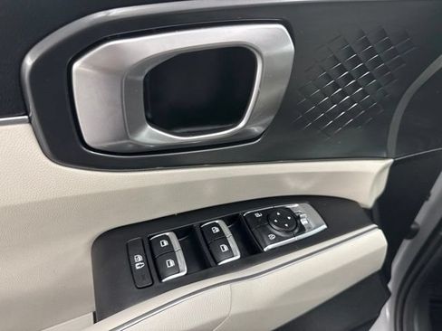Used 2025 Kia Sorento S FWD image 17