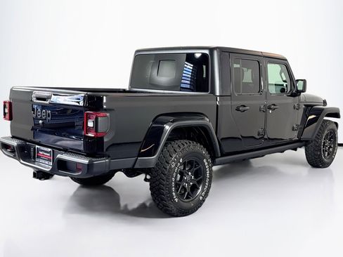 Used 2025 Jeep Gladiator Sport image 5