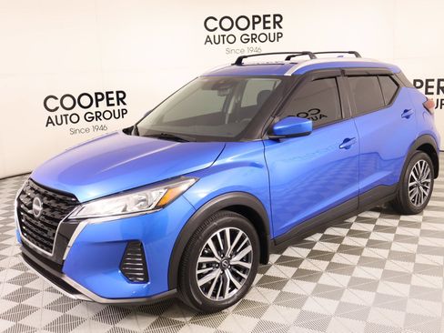 Used 2024 Nissan Kicks SV w/ Interior Electronics Package FWD image 9