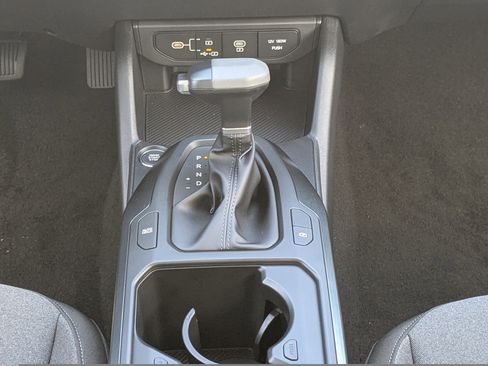 New 2025 Kia K4 LX image 21