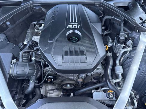 Used 2023 Genesis G70 2.0T RWD image 12