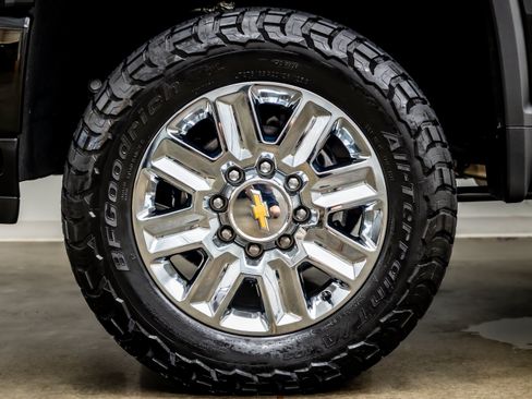 Used 2024 Chevrolet Silverado 2500 High Country w/ High Country Premium Package AWD/4WD image 40
