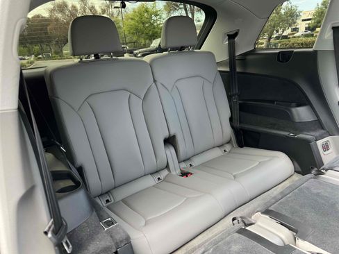 Used 2021 Audi Q7 3.0T Premium Plus w/ Premium Plus Package image 38