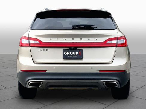 Used 2017 Lincoln MKX Reserve w/ Lincoln MKX Climate Package FWD image 5