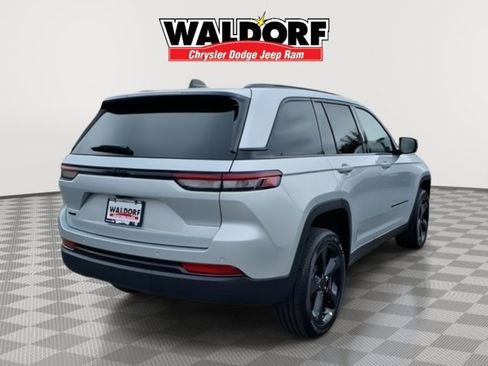 New 2025 Jeep Grand Cherokee L Altitude AWD/4WD image 3