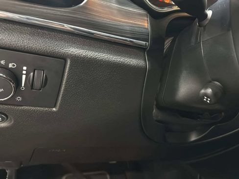 Used 2021 Jeep Grand Cherokee Limited AWD/4WD image 40