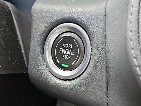 Used 2021 Chevrolet Suburban LT w/ LT Signature Package AWD/4WD image 22