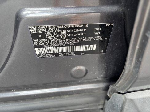 Used 2017 Toyota RAV4 LE FWD image 17