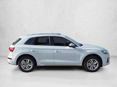 Certified 2023 Audi Q5 2.0T Premium w/ Convenience Package AWD/4WD image 4