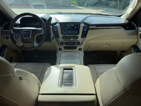 Used 2017 GMC Yukon Denali AWD/4WD image 14