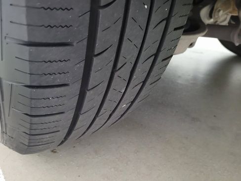 Used 2021 Ford Explorer XLT image 27