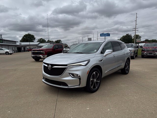 Used 2022 Buick Enclave Essence w/ Sport Touring Edition FWD image 3