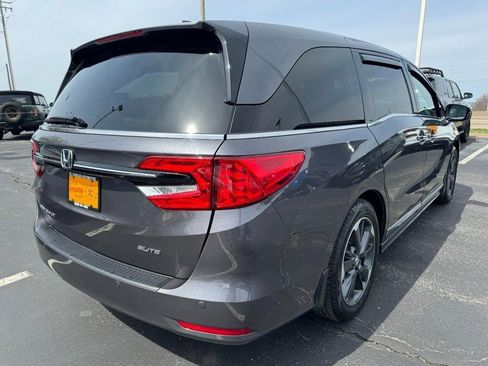 Used 2023 Honda Odyssey Elite image 3