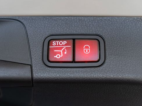 Certified 2026 Mercedes-Benz GLB 250 4MATIC image 35