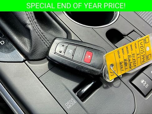 Used 2021 Toyota Highlander LE image 34