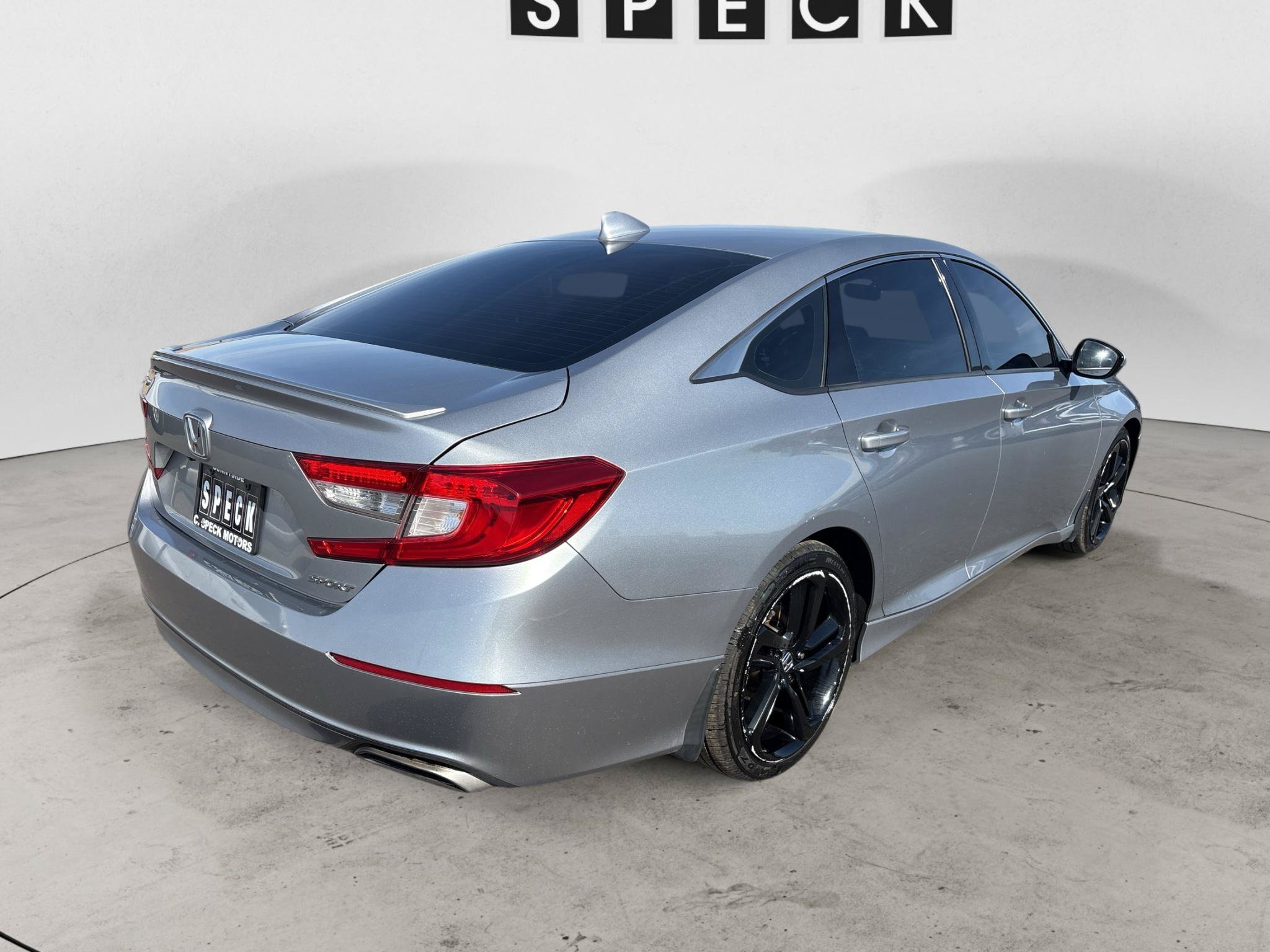 Used 2018 Honda Accord Sport image 5