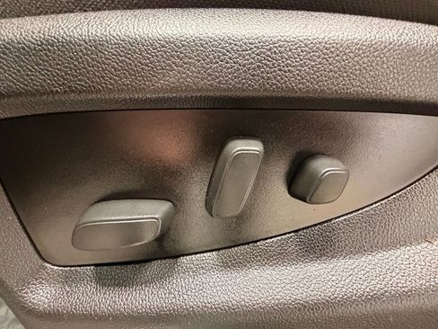 Used 2018 Chevrolet Silverado 1500 LT w/ All Star Edition image 24