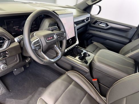 Used 2025 GMC Yukon Elevation w/ LPO, Floor Liner Package RWD image 4