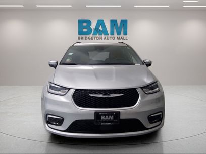 Used 2023 Chrysler Pacifica Pinnacle