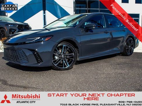 Used 2025 Toyota Camry XSE FWD image 1