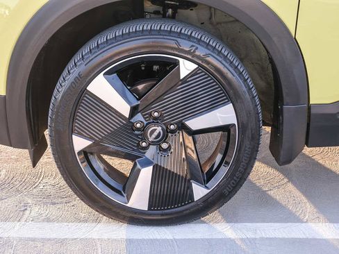 Used 2025 Nissan Kicks SR FWD image 10