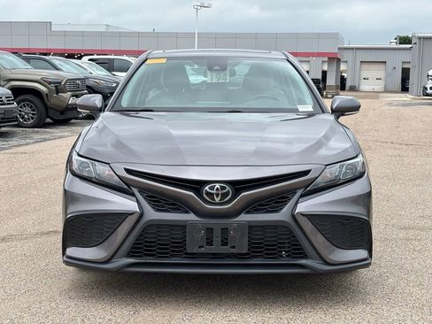 Used 2023 Toyota Camry SE w/ Convenience Package FWD image 3