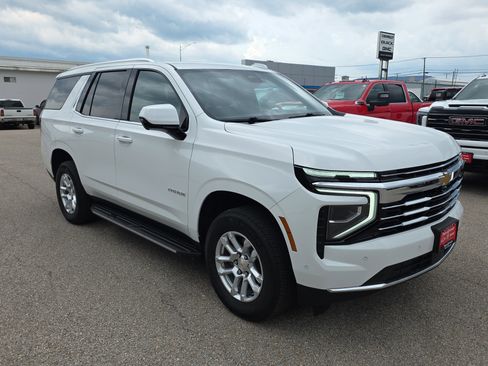 Used 2025 Chevrolet Tahoe LT AWD/4WD image 2
