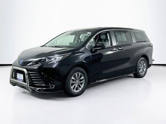 Used 2023 Toyota Sienna XLE FWD video 1