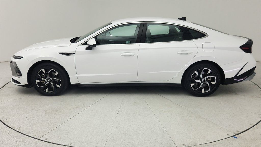 Used 2025 Hyundai Sonata SEL FWD image 4