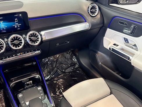 Certified 2022 Mercedes-Benz GLB 35 AMG AMG GLB 35 4MATIC SUV image 22