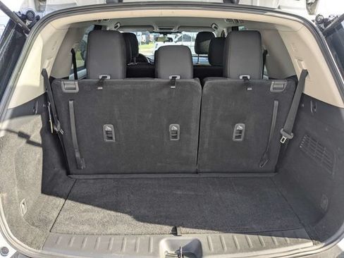 Used 2025 Nissan Pathfinder S FWD image 12