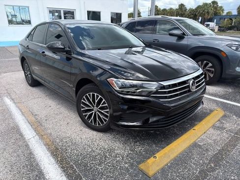 Used 2021 Volkswagen Jetta S w/ Driver Assistance Package FWD image 4