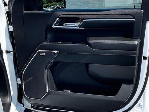 Used 2022 Chevrolet Silverado 1500 LT Trail Boss w/ LT Trail Boss Premium Package AWD/4WD image 12