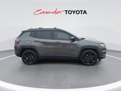 Used 2019 Jeep Compass Altitude image 9