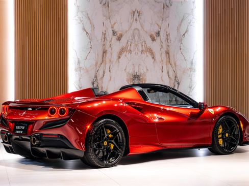 Used 2022 Ferrari F8 Tributo image 5