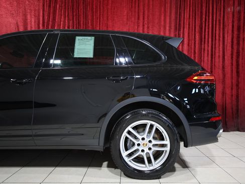 Used 2016 Porsche Cayenne image 6