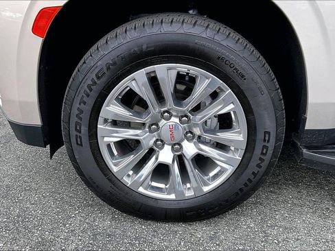 Used 2024 GMC Yukon XL Denali AWD/4WD image 12