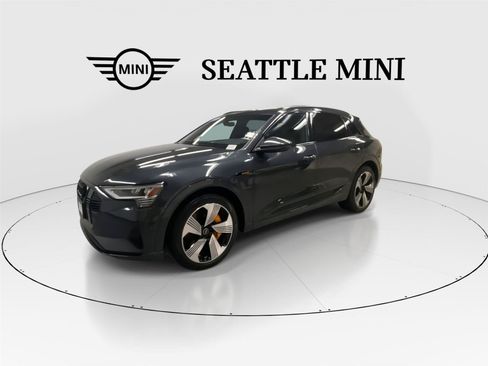 Used 2023 Audi e-tron Premium Plus w/ Premium Plus Package AWD/4WD image 5