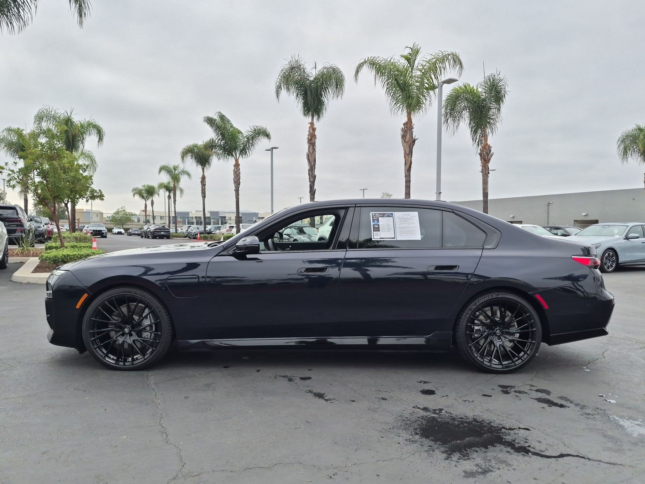 Used 2026 BMW 750e xDrive AWD/4WD image 7