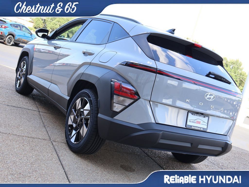 Certified 2024 Hyundai Kona SEL w/ Convenience Package FWD image 4