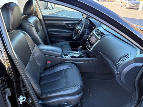 Used 2018 Nissan Altima 2.5 SL w/ 2.5 SL Technology Package image 23
