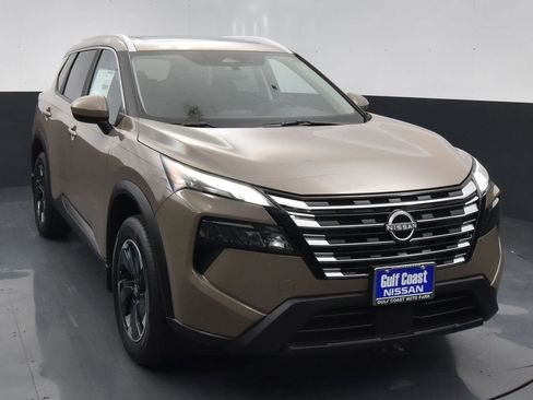 Certified 2025 Nissan Rogue SV w/ SV Premium Package image 3