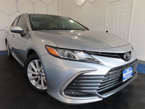 Used 2023 Toyota Camry LE FWD image 2