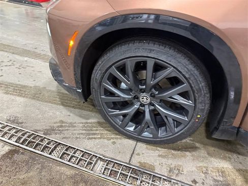 New 2025 Toyota Crown Signia image 16