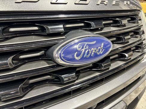 Used 2017 Ford Explorer Sport w/ Equipment Group 401A image 39