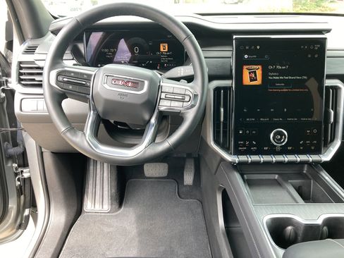 Certified 2026 GMC Acadia Elevation w/ Elevation Premium Package FWD image 22