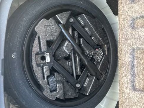 Used 2022 Chevrolet Trax LT w/ LT Convenience Package image 16