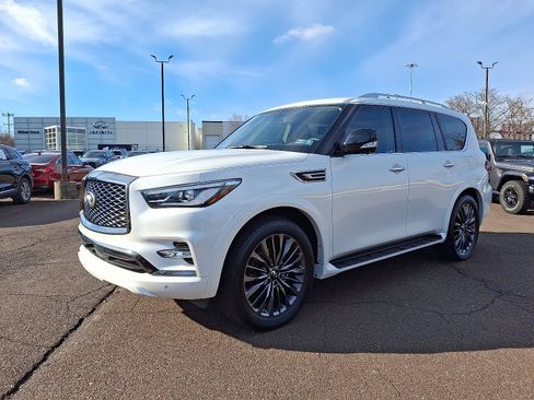 Certified 2024 INFINITI QX80 Premium Select w/ Cargo Package image 3